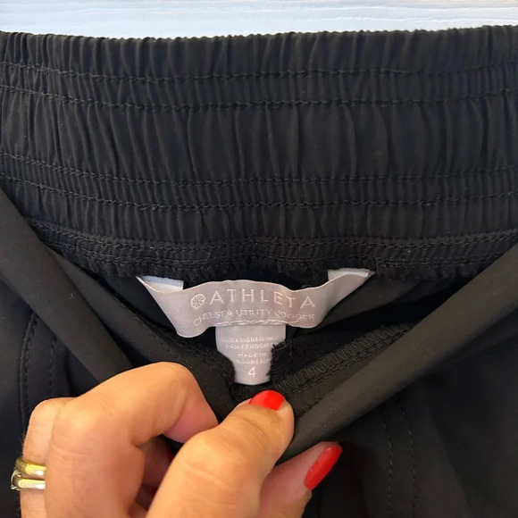 Athleta chelsea utilities joggers black side  pocket zipper pockets size 4 - Picture 5 of 6